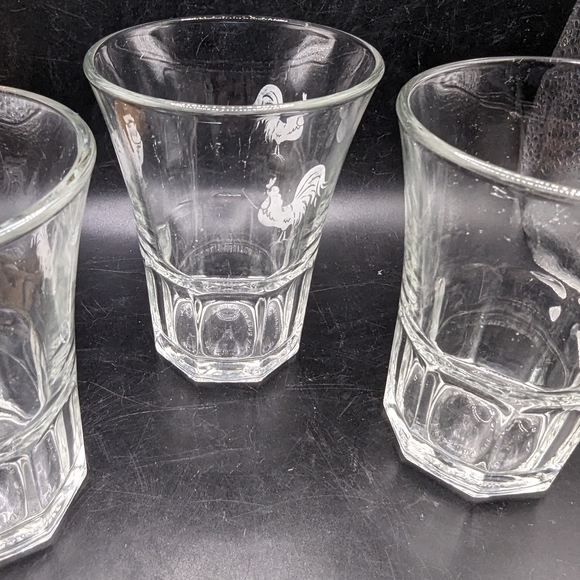 Clear Glass Tumbler Set with Rooster Design - Picture 3 of 9